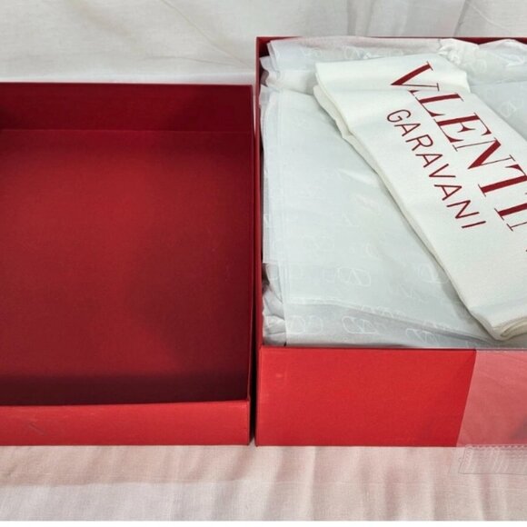 Valentino Garavani Women's Pointed Toe Rockstud Pumps - Picture 11 of 13